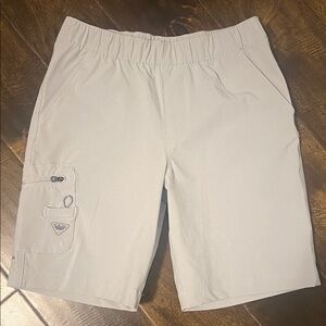 EUC Columbia Youth PFG Light Gray Tackle Shorts Size M (10-12)